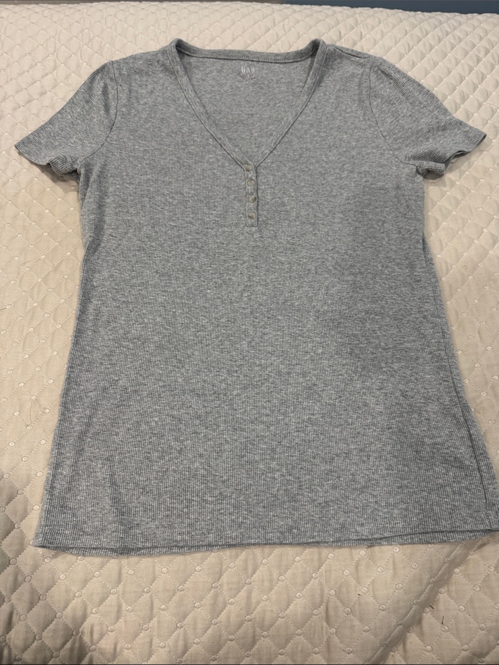 GAP Heather Gray Ribbed V-Neck Short Sleeve Tee